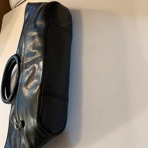 CUTE BLACK HANDBAG LEATHER WITH ROUND HANDLE ZIPPER POCKET ON FRONT:ZIP CLOSURE - Picture 6 of 8